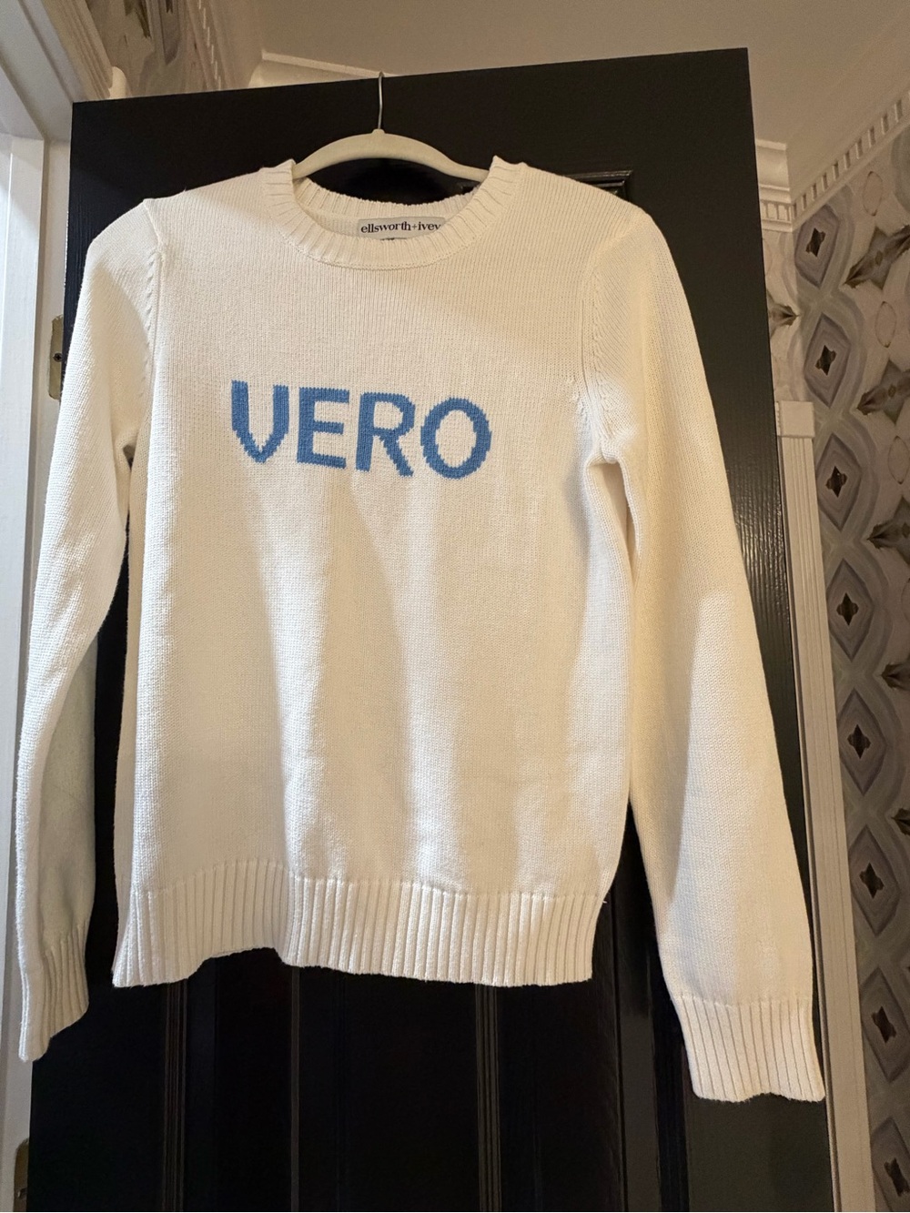 VERO Crewneck Sweater in light Cream with Blue Logo